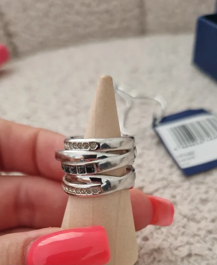 Bague Swarovski taille 50 état neuf - photo numéro 18