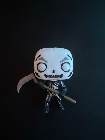 Figurine pop fortnite réfléchissante 