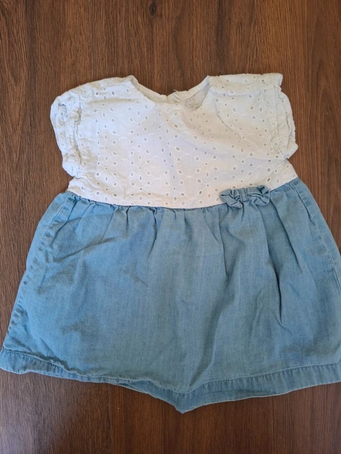 Robe blanche et jean