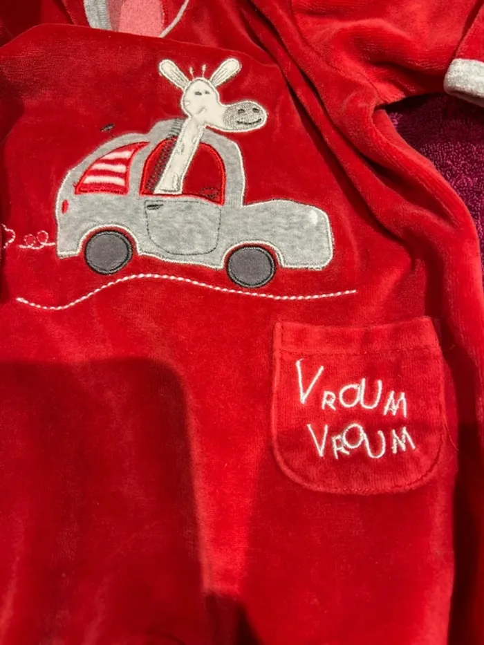 Pyjama bébé rouge 9 mois - photo numéro 3