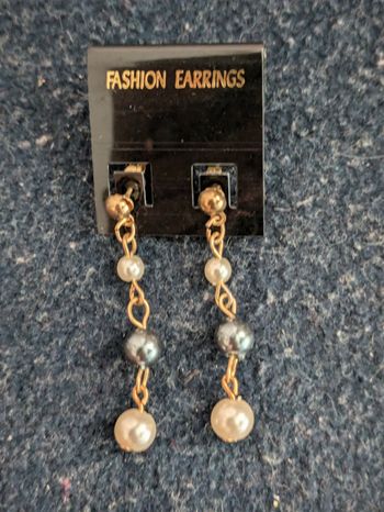 Boucles d'oreilles pendantes a perles