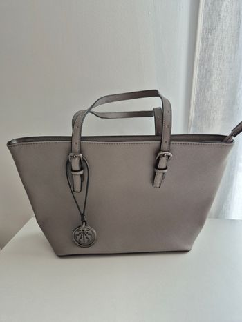 Sac à mains gris neuf