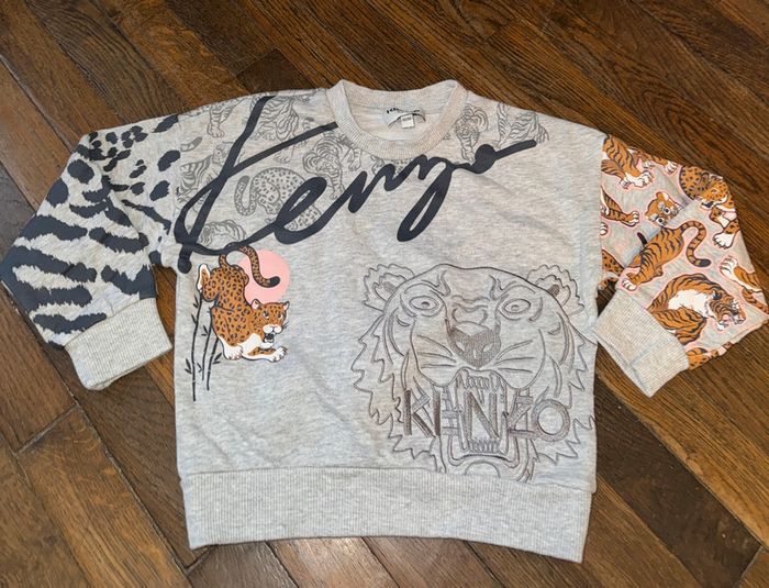 sweat Kenzo gris avec du rose 4 ans valeur 115 euros