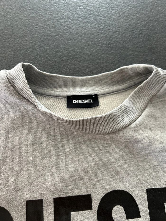 Sweat Diesel taille 16 ans - photo numéro 2