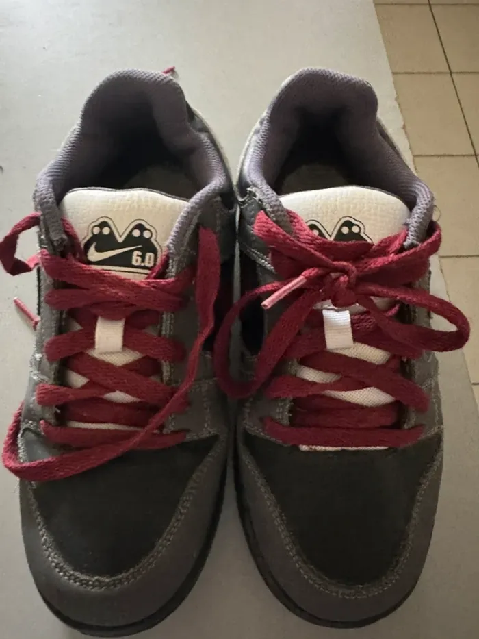 Baskets Marque Nike taille 36
