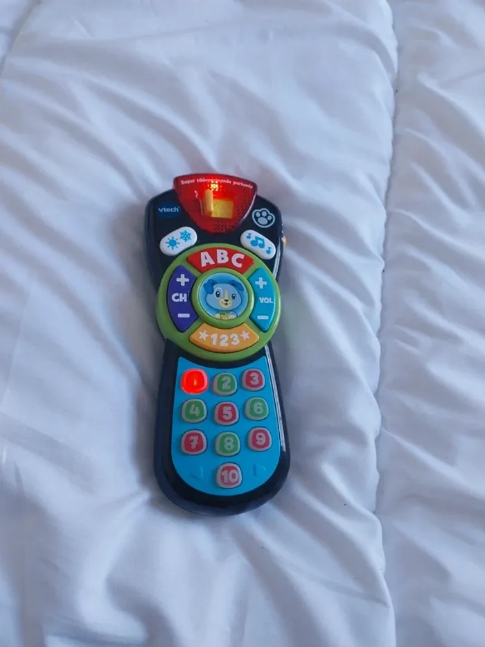Jeu d’éveil Super télécommande parlante Vtech - photo numéro 2