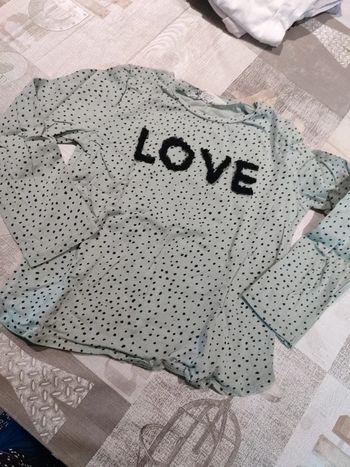 T-shirt manches longues écriture love taille 6 ans