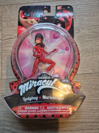 Petite figurine Miraculous Ladybug neuve