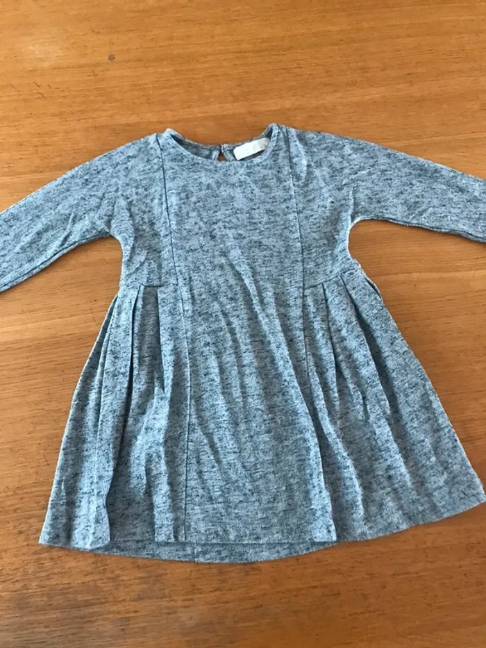 Lot 2 robes 6 ans - photo numéro 4