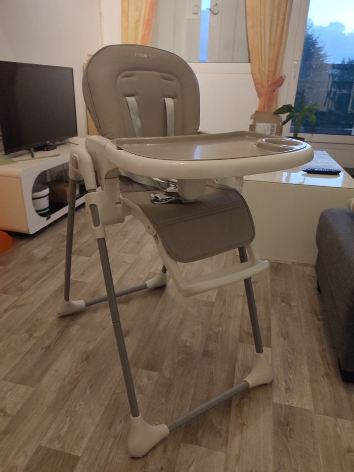 Chaise haute bébé