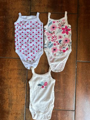 Lot body bretelle à fleur et cœur