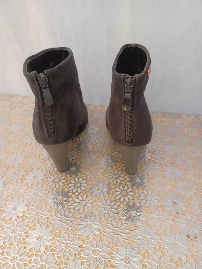 Bottine marque Idéal taille 37 coloris noir en très bon état. - photo numéro 6