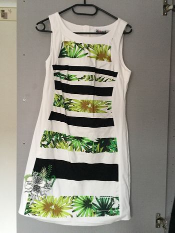 Robe Desigual Taille 38 neuve