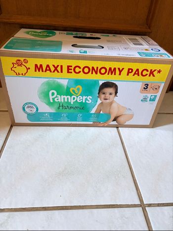 Gros paquet de coches Pampers harmonie T3