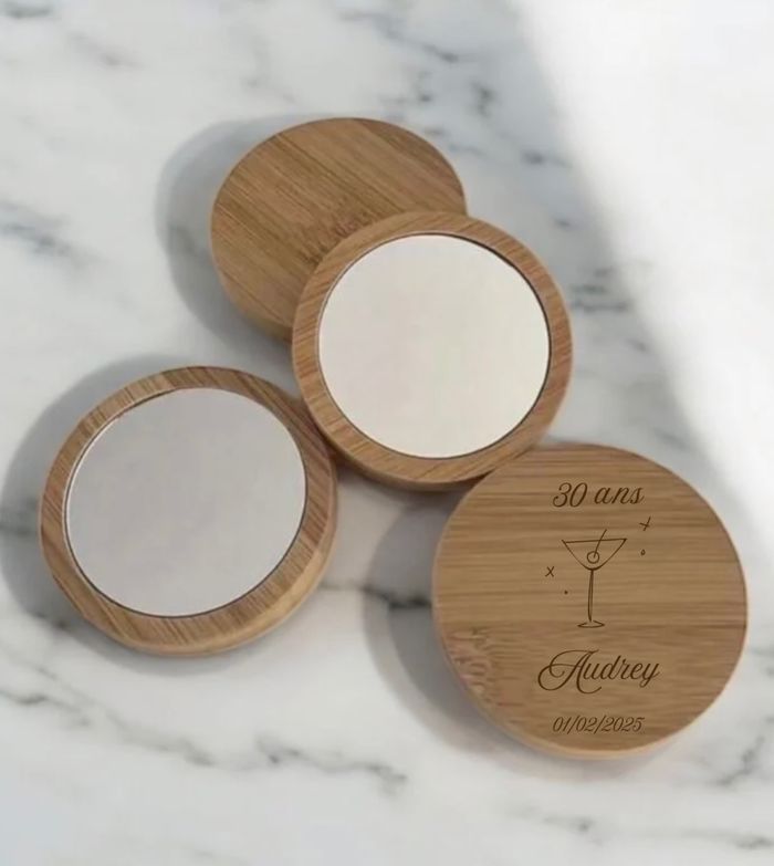 Miroir de poche en bambou personnalisé. Cadeau mariage/EVJF… - photo numéro 3