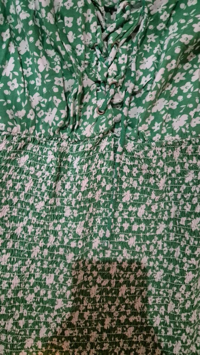Robe Bershka à fleur taille M - photo numéro 3