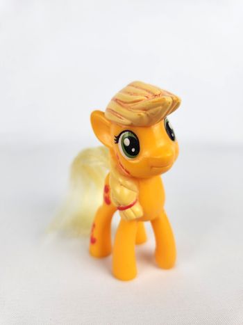 My Little Pony MLP McDonalds Poney Applejack Jaune 2015 Hasbro