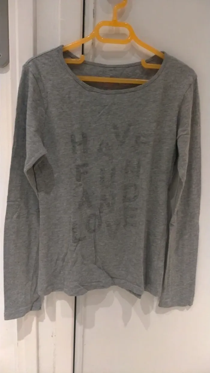 T-shirt gris manches longues