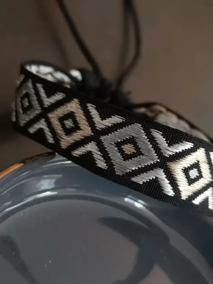 Bracelet tissu brésilien noir, argenté - photo numéro 2