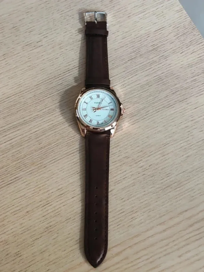 Montre large, dorée, marron, style empereur - photo numéro 3