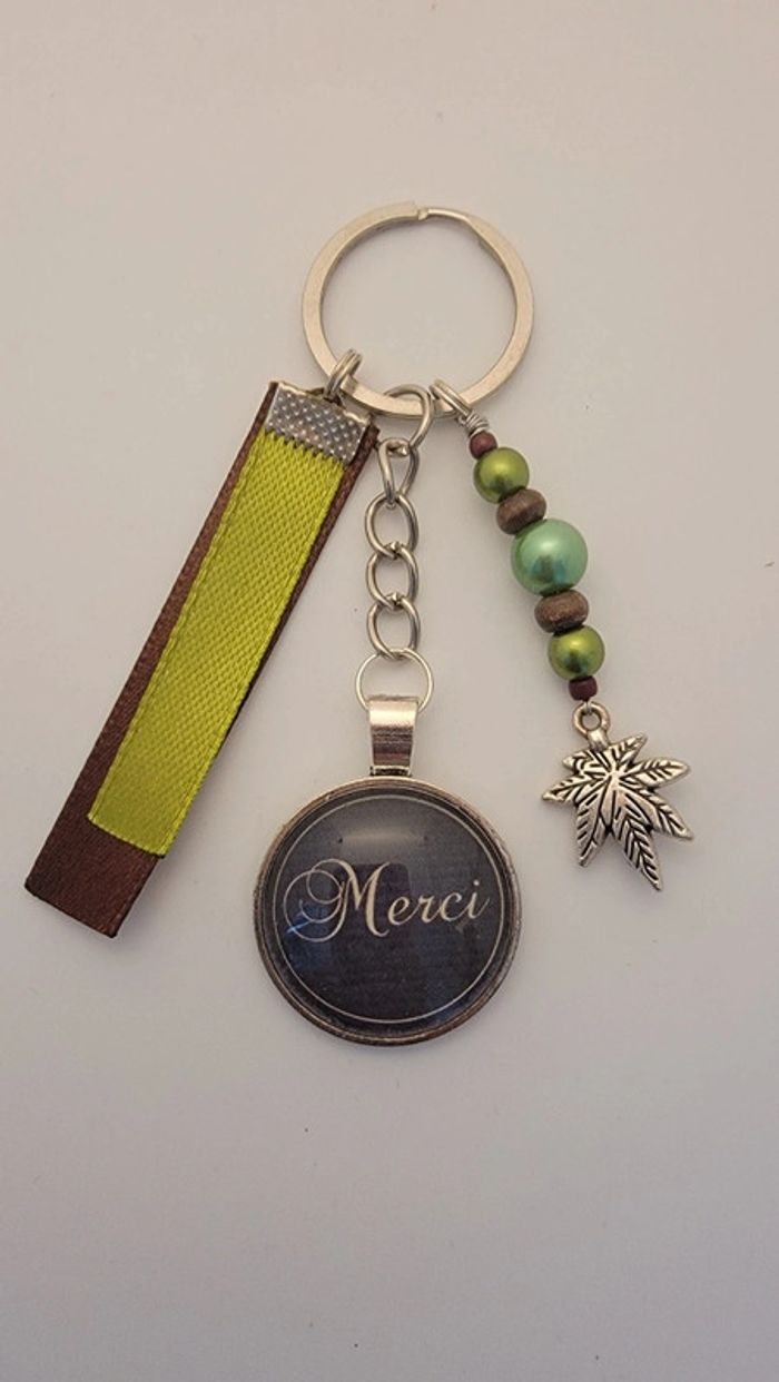 Cadeau remerciements, porte clé message bijoux de sac " merci"