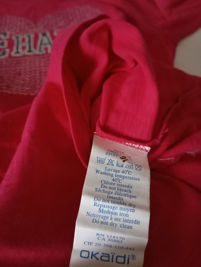 Tee-shirt manches longues..8 ans .Coton framboise ,marine avec sequins .. État neuf. - photo numéro 10