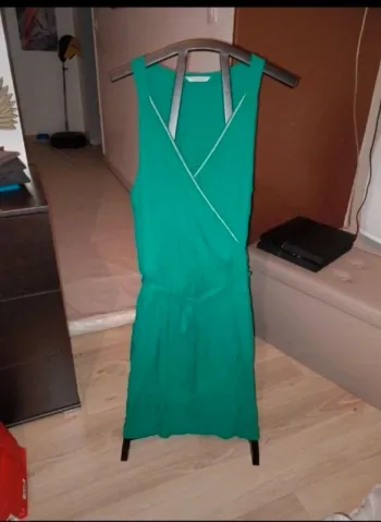 Robe Camaïeu verte taille 44. Neuve jamais portée