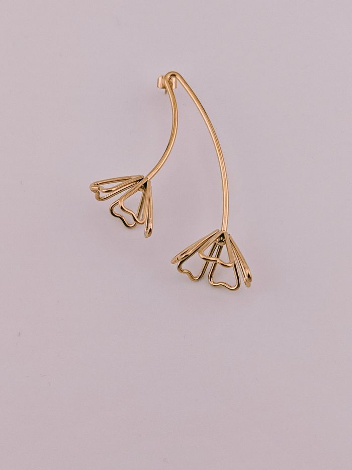 Boucles d'oreilles pendantes fleurs dorées en acier inoxydable - photo numéro 3