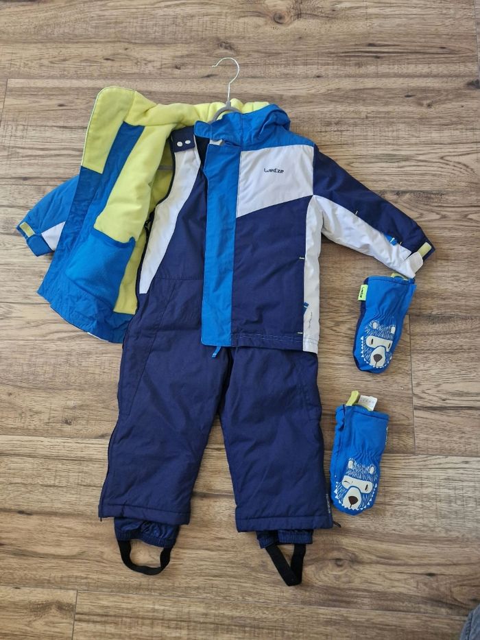 Combinaison de ski et mouffles - photo numéro 2