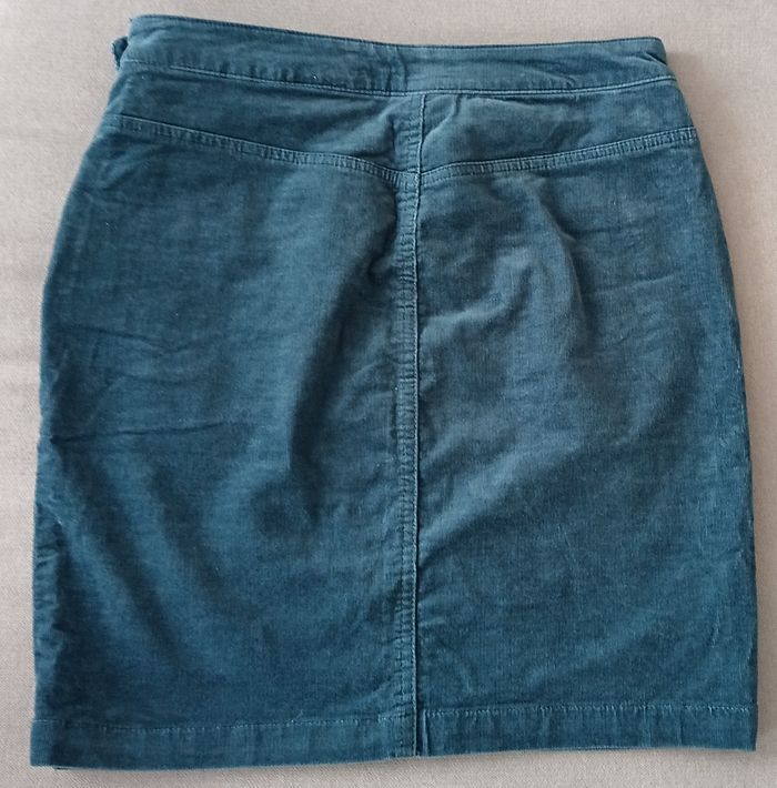 Jupe courte C&A taille 38 en très bon état - photo numéro 2