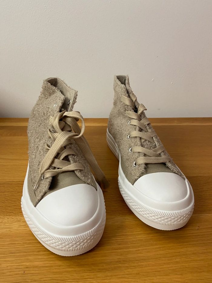 Basket beige et blanche neuve taille 39 - photo numéro 2