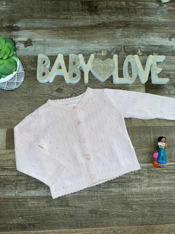 - Gilet C&A - 12 mois  - Très bon état 