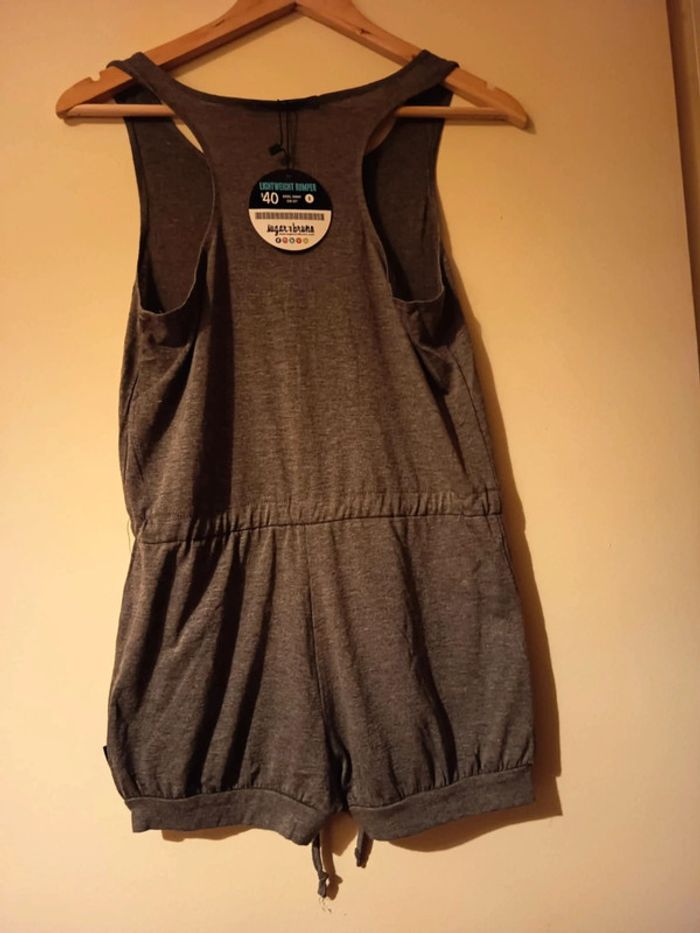 Combi short. sans manches . Taille S . Matière coton polyester et spandex. - photo numéro 2