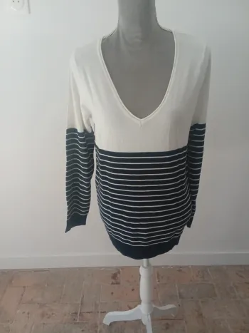 🌹pull fin kiabi taille 42 🌹