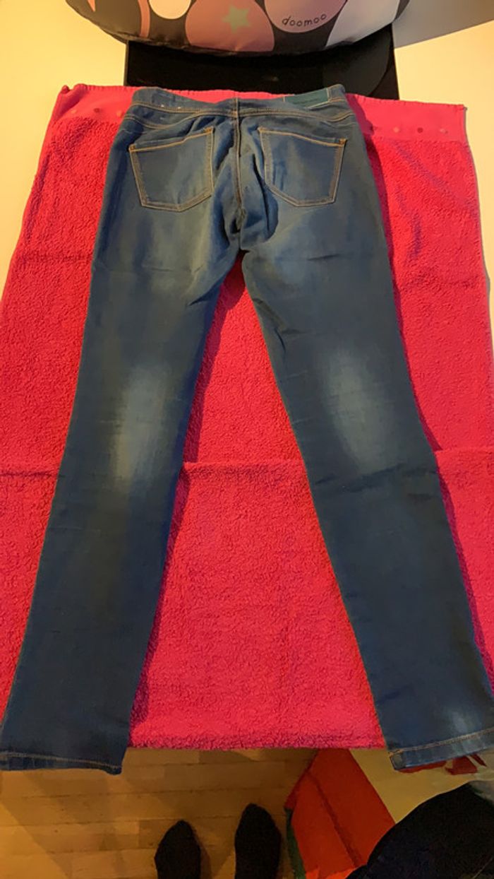 Jean stradivarius taille 34 - photo numéro 2