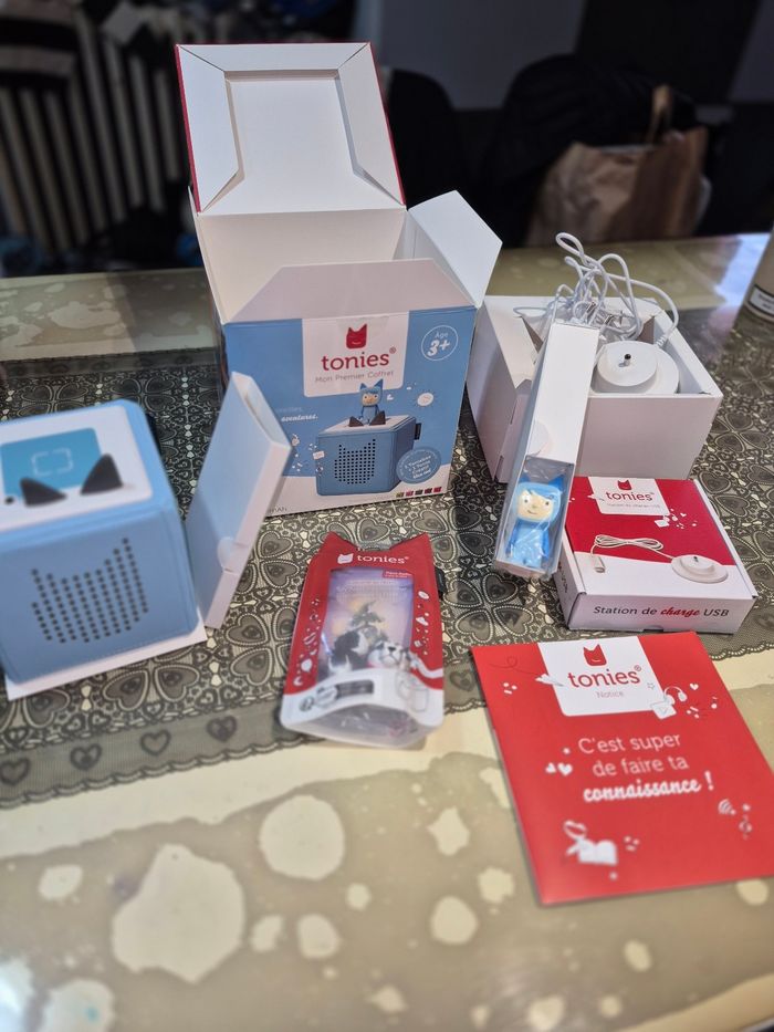 Toniebox neuve  ouvert juste pour la photo + chargeur usb neuf + 1 tonies neuf - photo numéro 2