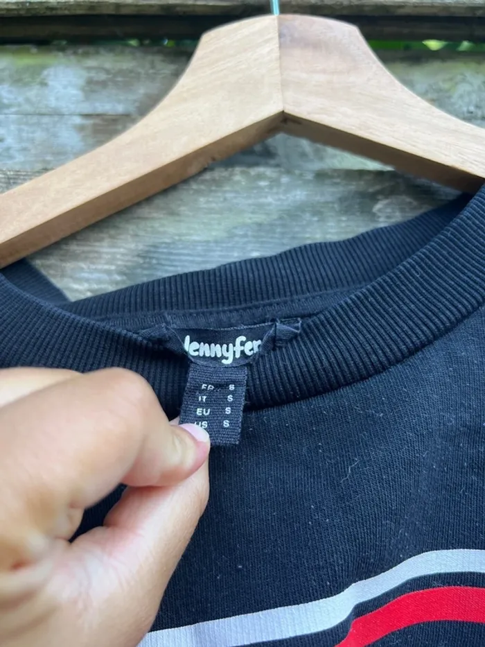 Pull crop top de la marque Jennyfer, taille S, en très bon état. - photo numéro 3