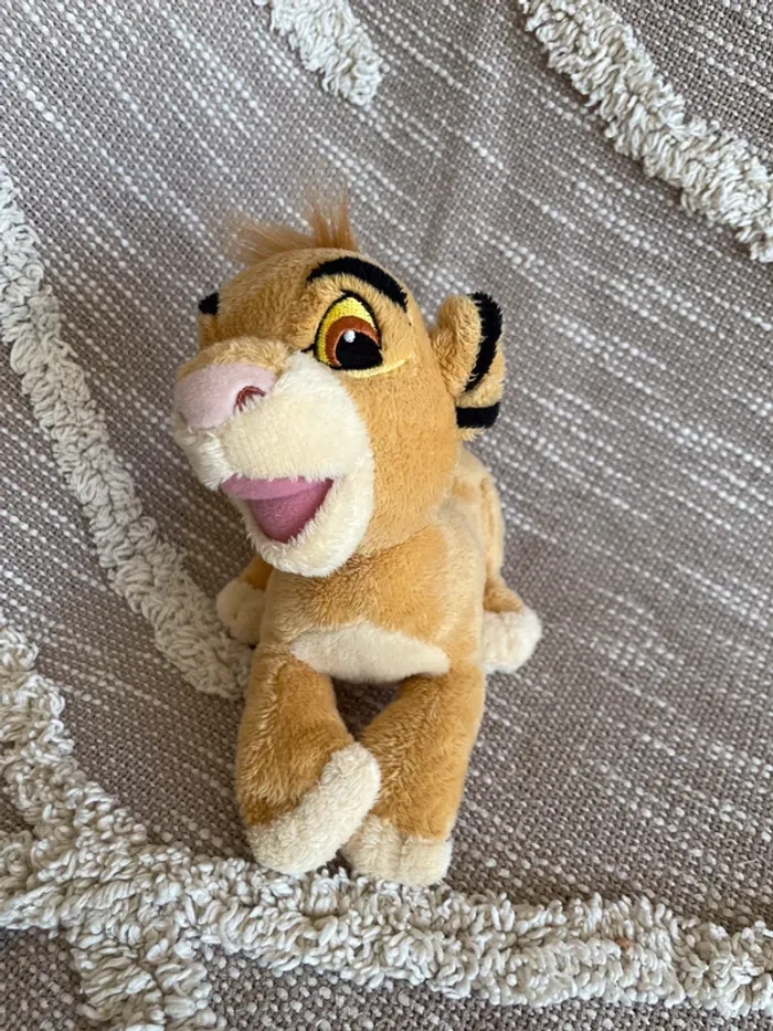 Peluche doudou 18cm Disney simba lion lionceau jaune très bon état - photo numéro 2