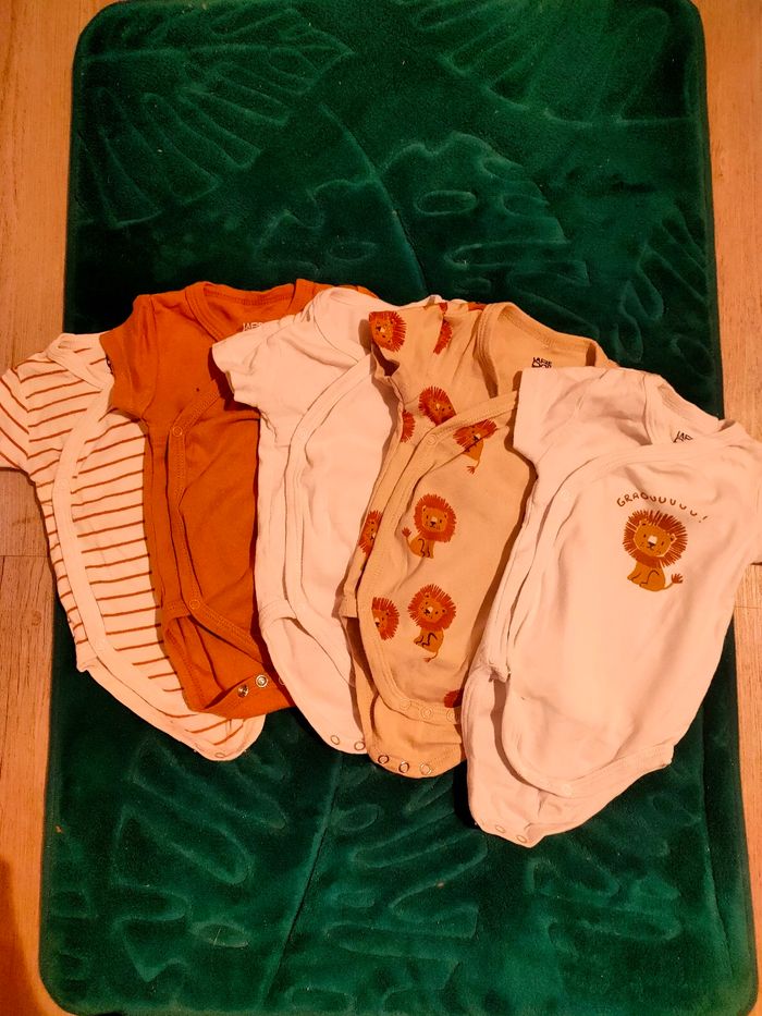 Lot de 5 bodies 3 mois