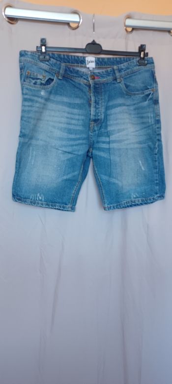 Très beau short jeans homme T 46