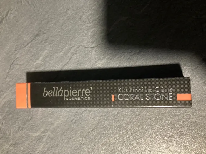 Kiss proof lip crème