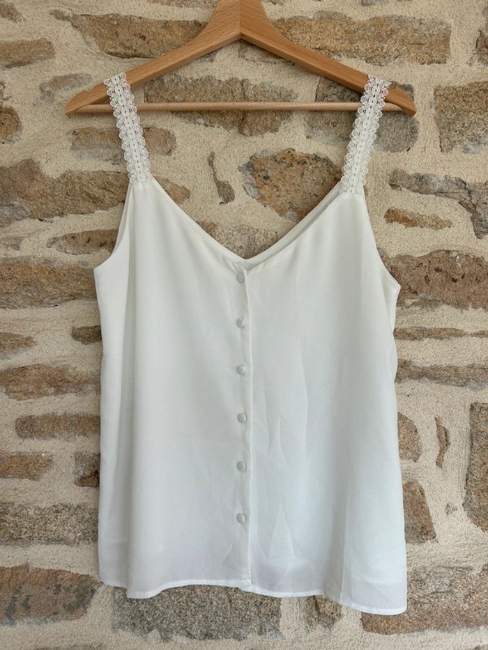 Haut blanc avec détails dentelle - Easy Clothes