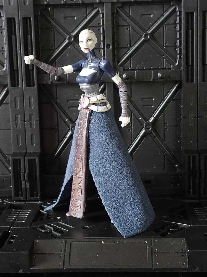 Starwars - figurine Asajj Ventress - photo numéro 2