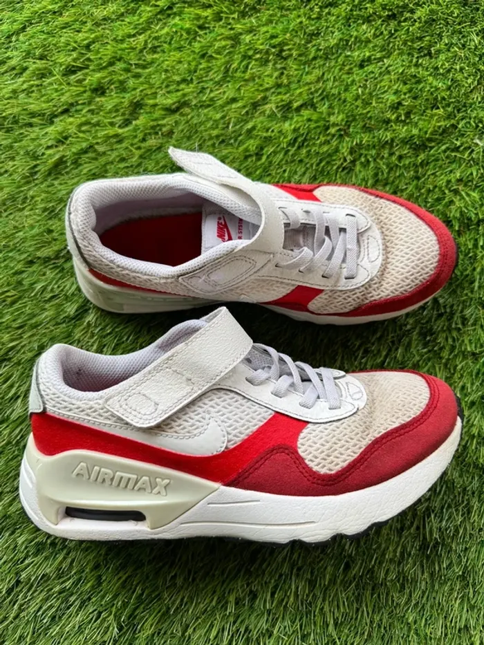 Baskets Nike Air rouge et blanche pointure 34 en TBE - photo numéro 5