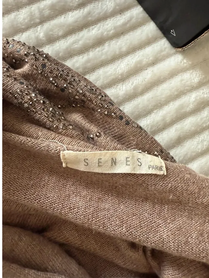 Pull fin doux beige avec motif papillon strass au dos - Taille S/M - photo numéro 4