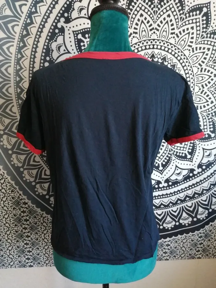 Tee-shirt bleu marine broderie fleur et écrire et détails rouge / sans marque / (M) - photo numéro 5