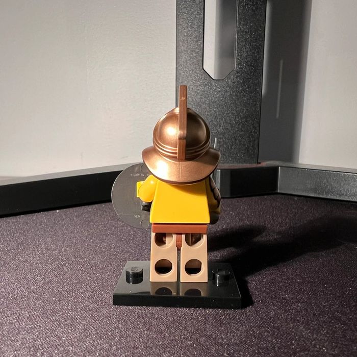 Lego figurine minifigure série 5 le gladiateur - photo numéro 2