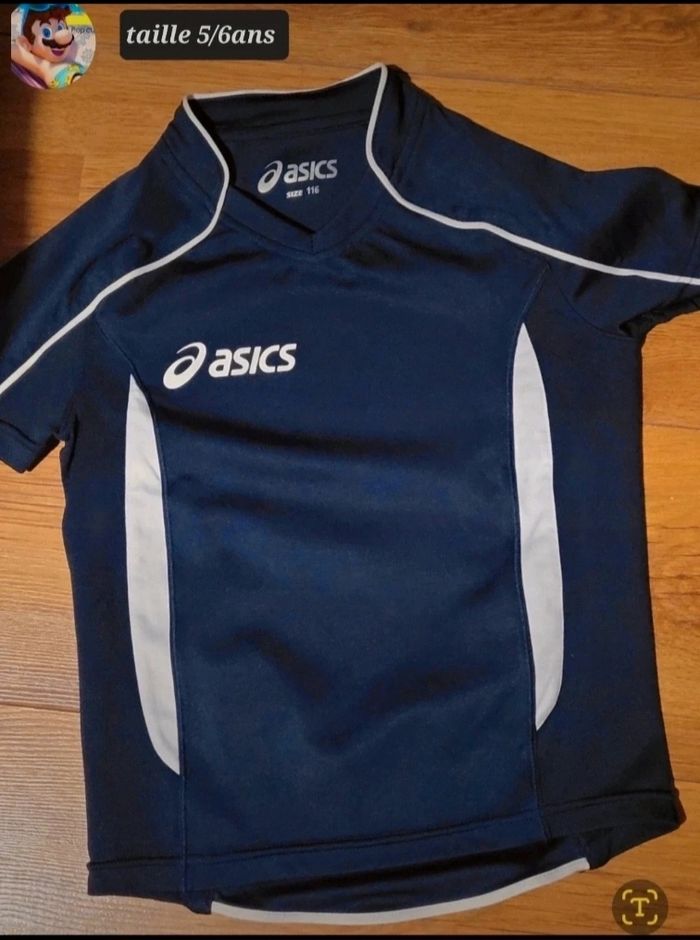 T shirt asics taille 5/6ans
