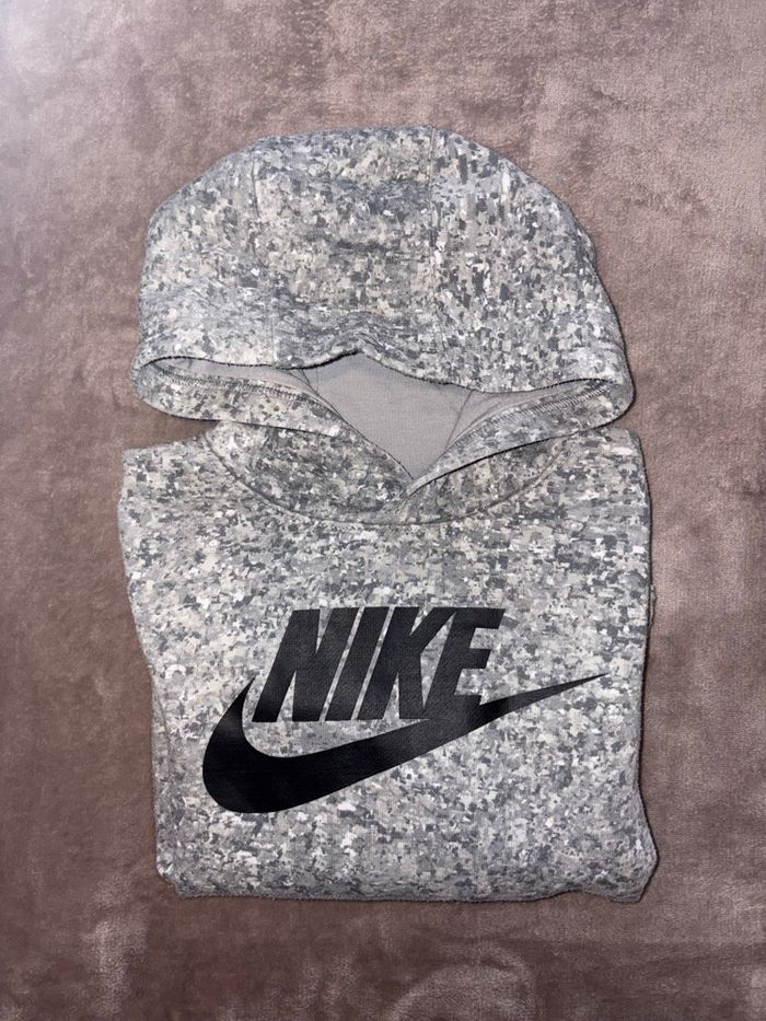 Sweat à capuche gris Nike enfant taille 6-7 ans en très bon état - photo numéro 8