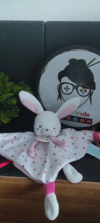 Doudou plat lapin blanc rose fleurs Happy Together bn0590 étoiles Fushia Lanière